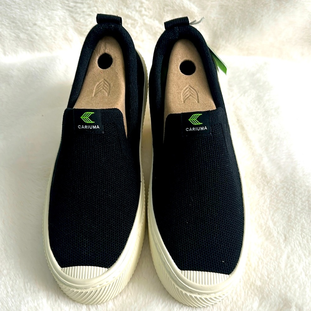 Cariama black canvas slip on tennis shoe size 7